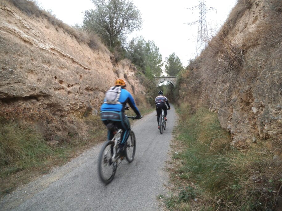 Recorre la Vía Verde de Ojos Negros Casas rurales en Castellón